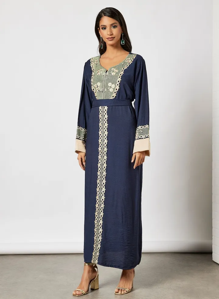 Jalabiya With Floral Embroidery And Belt