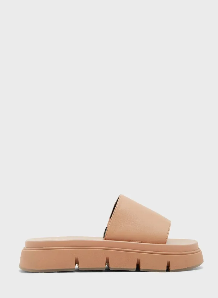 Elama Chunky Flat Sandals
