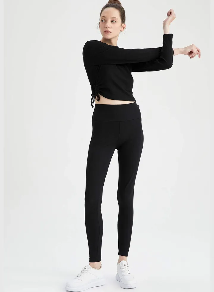 Woman Knitted Leggings
