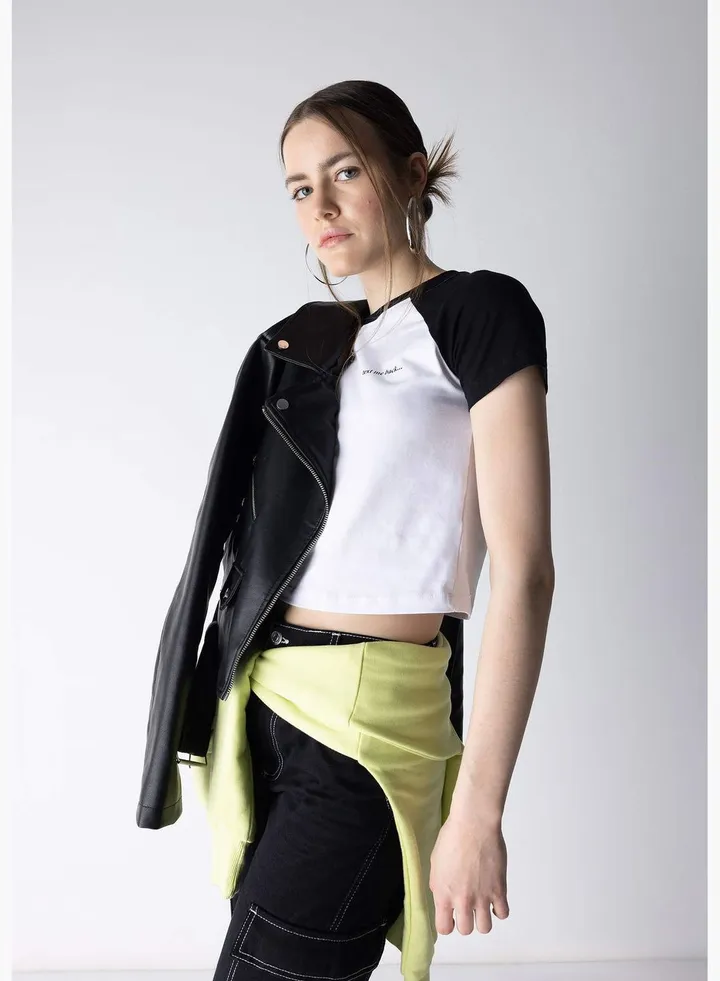 Woman Knitted Short Sleeve T-Shirt