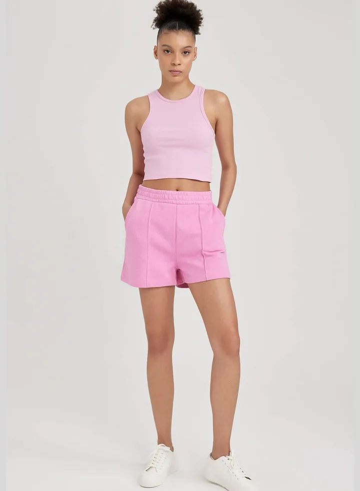 Woman Knitted Short