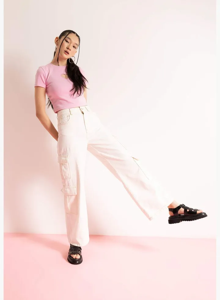 Woman Wideleg Cargo Woven Trousers