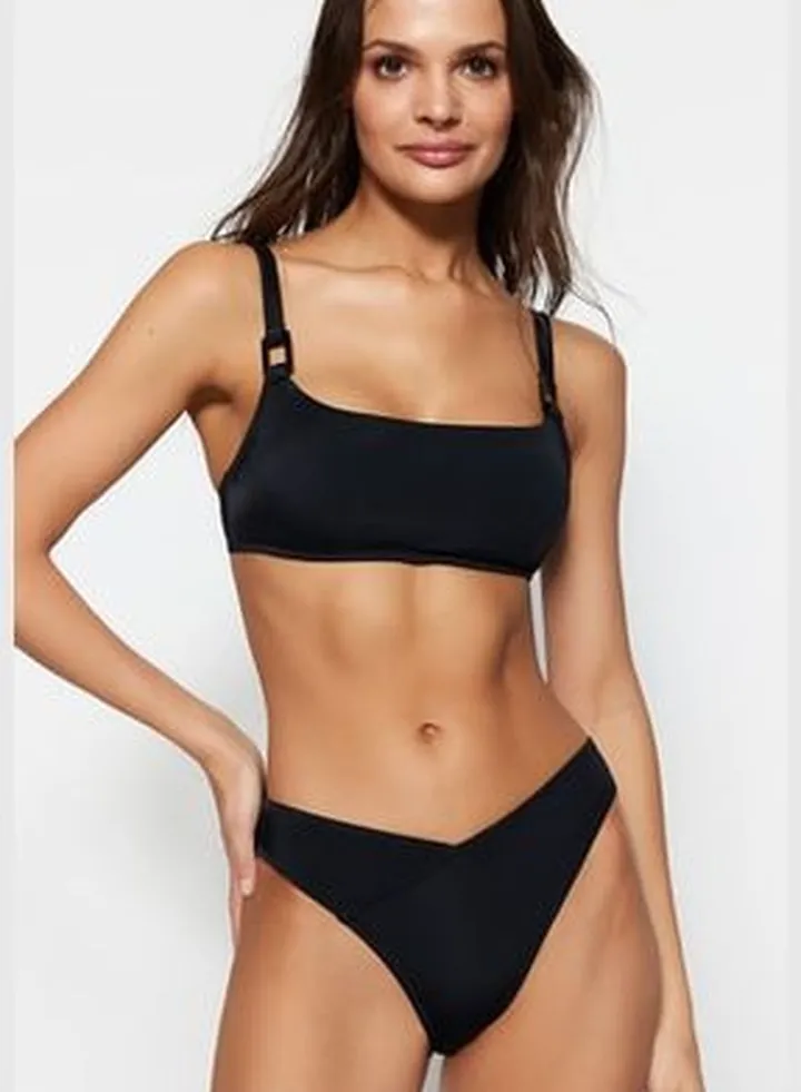 Black V-Cut Bikini Bottoms TBESS21BA0168