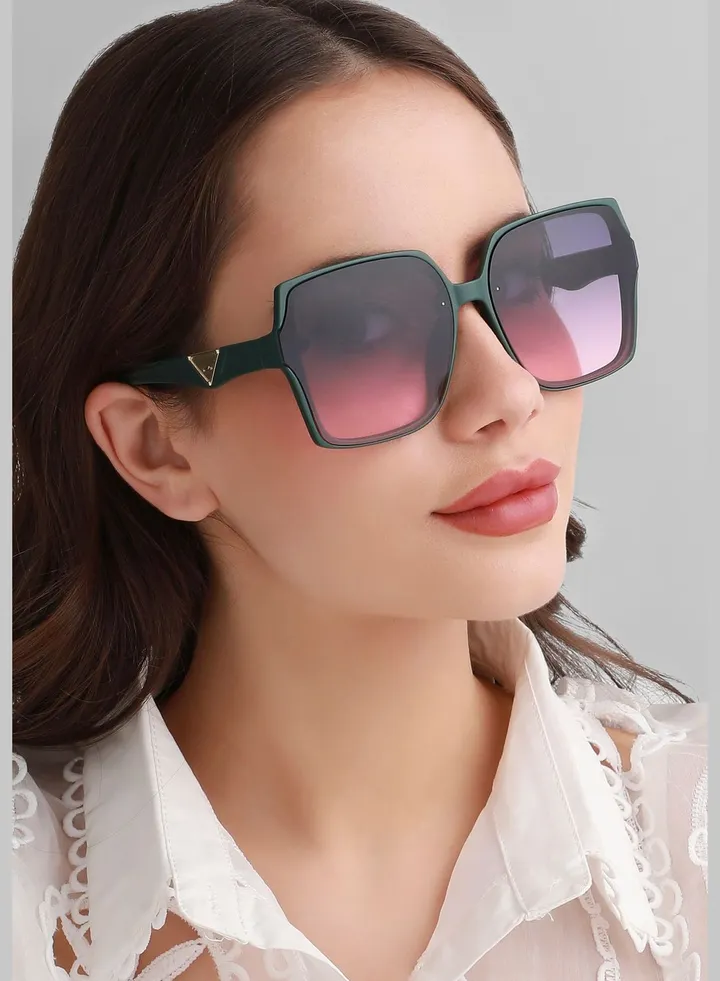 Polarized Polycarbonate Full Rim Oversized Sunglass For Women
