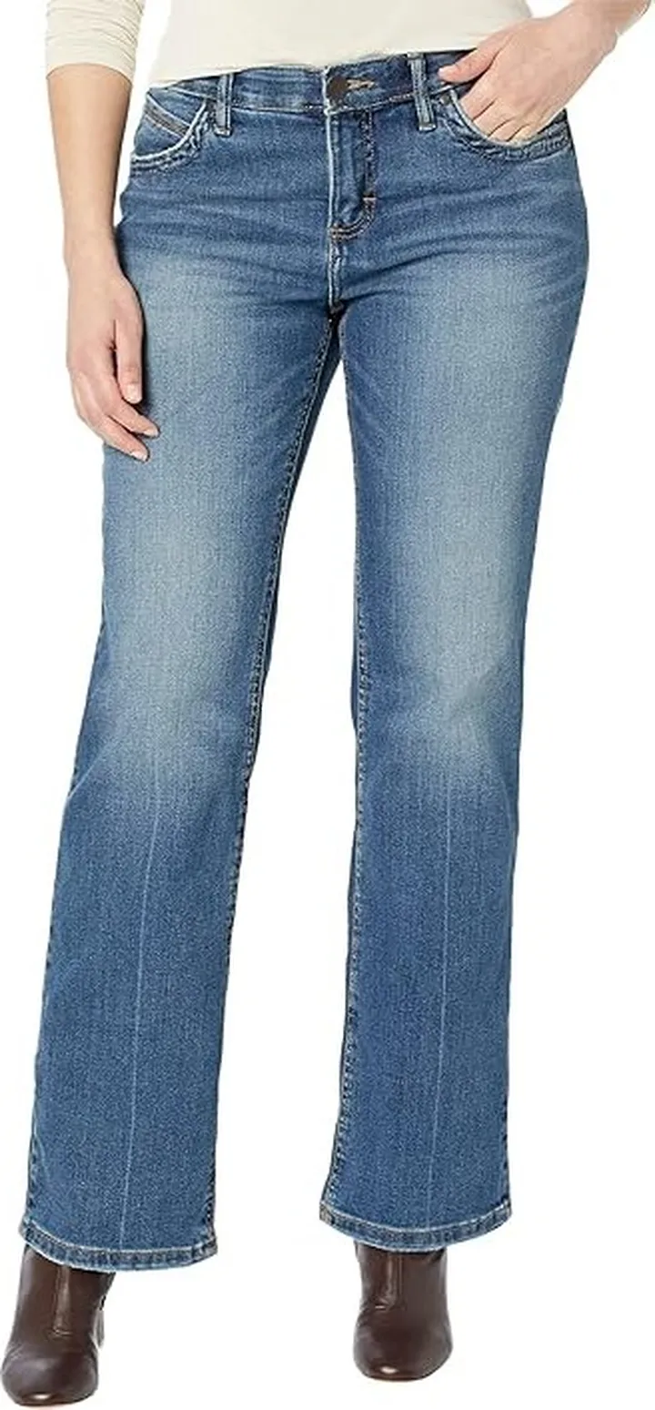 Wrangler Qbaby Mid-Rise Bootcut in Sally (Sally) Women's Jeans