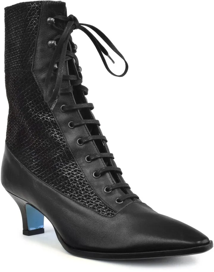 Duna Lace-Up Boot