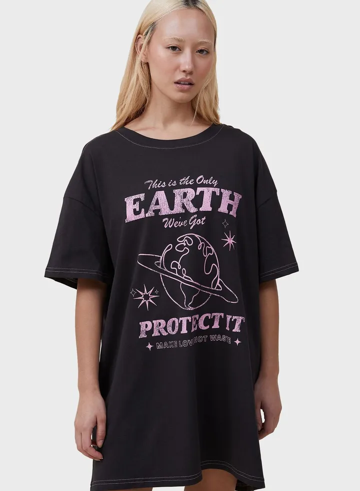 Round Neck Graphic Nightdress