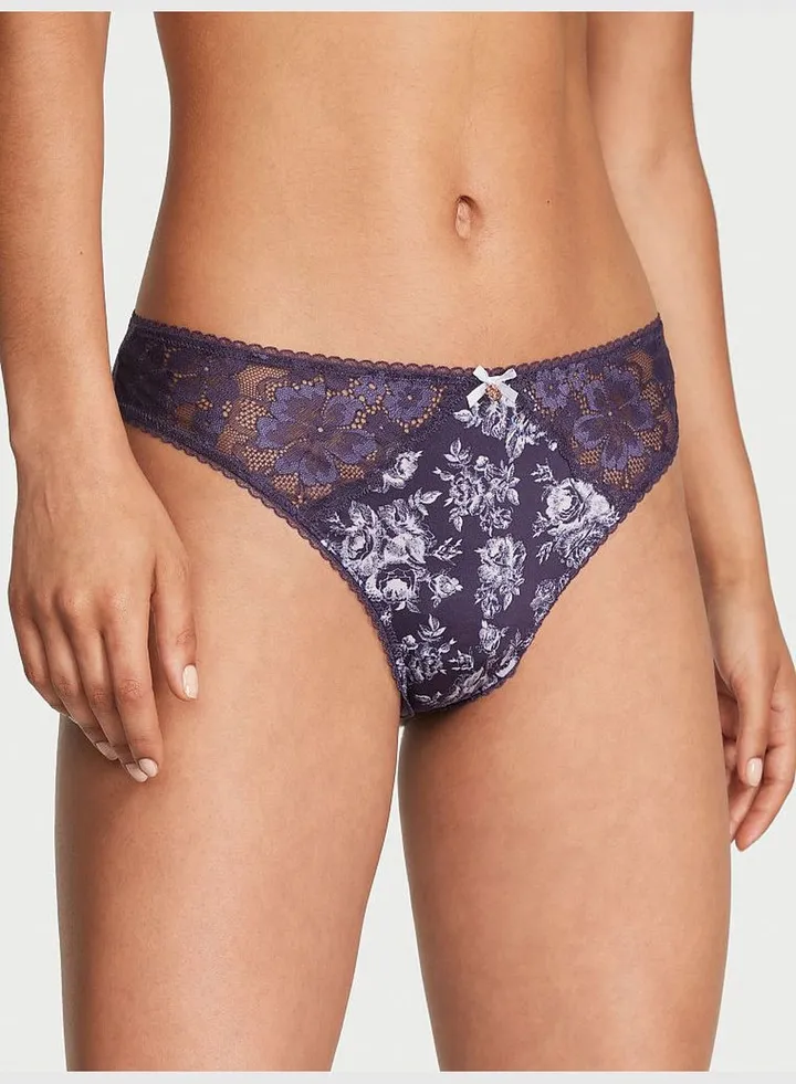 Smooth & Lace Thong Panty
