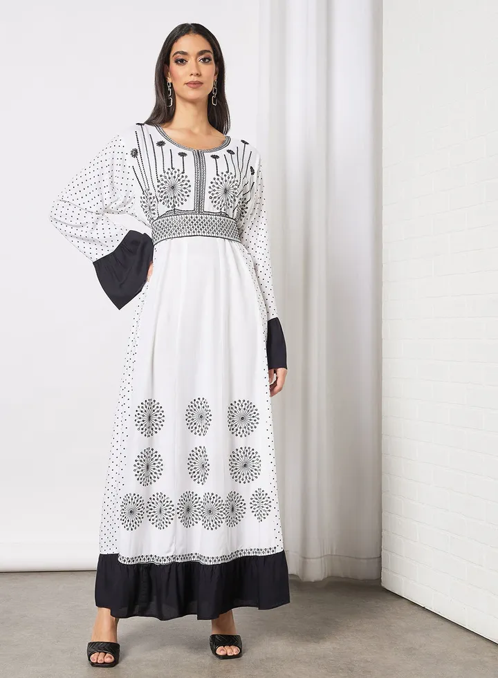 Embroidered Jalabiya Dress With Sheila