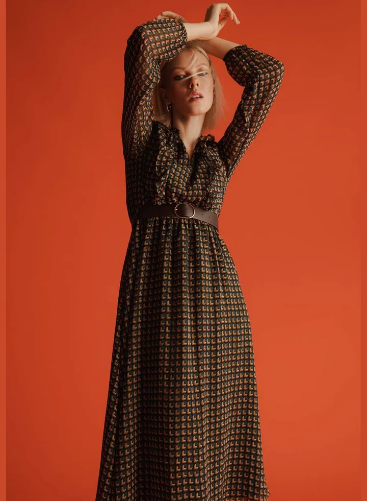 Woman Elastic Waist Dress Tipped Neck Long Sleeve Woven Dress