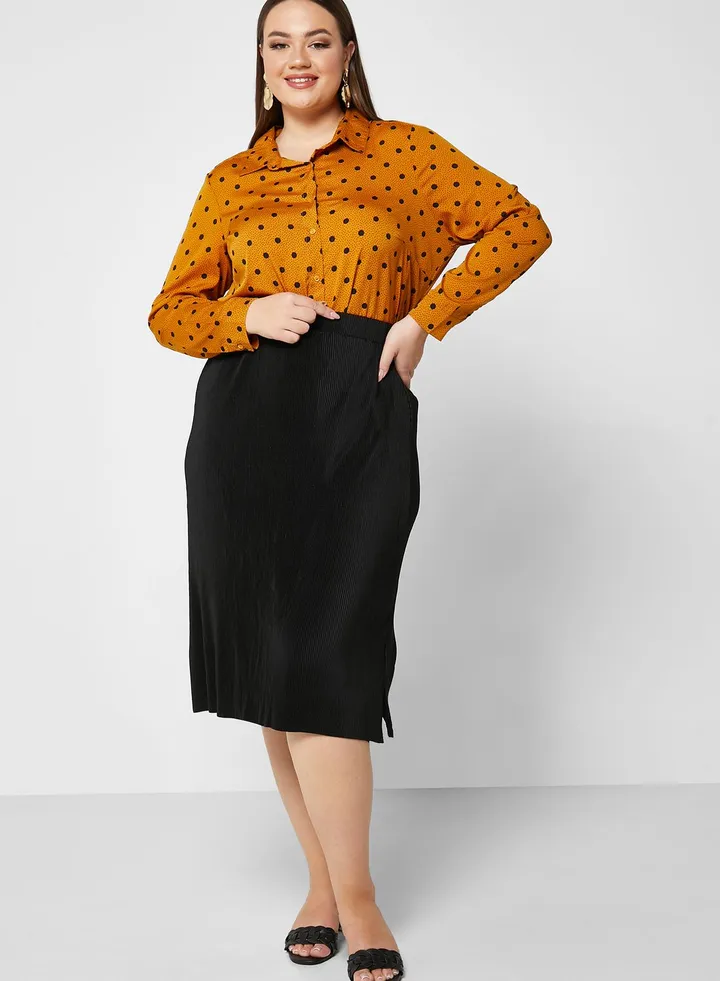 Plisse Textured Slit Hem Skirt