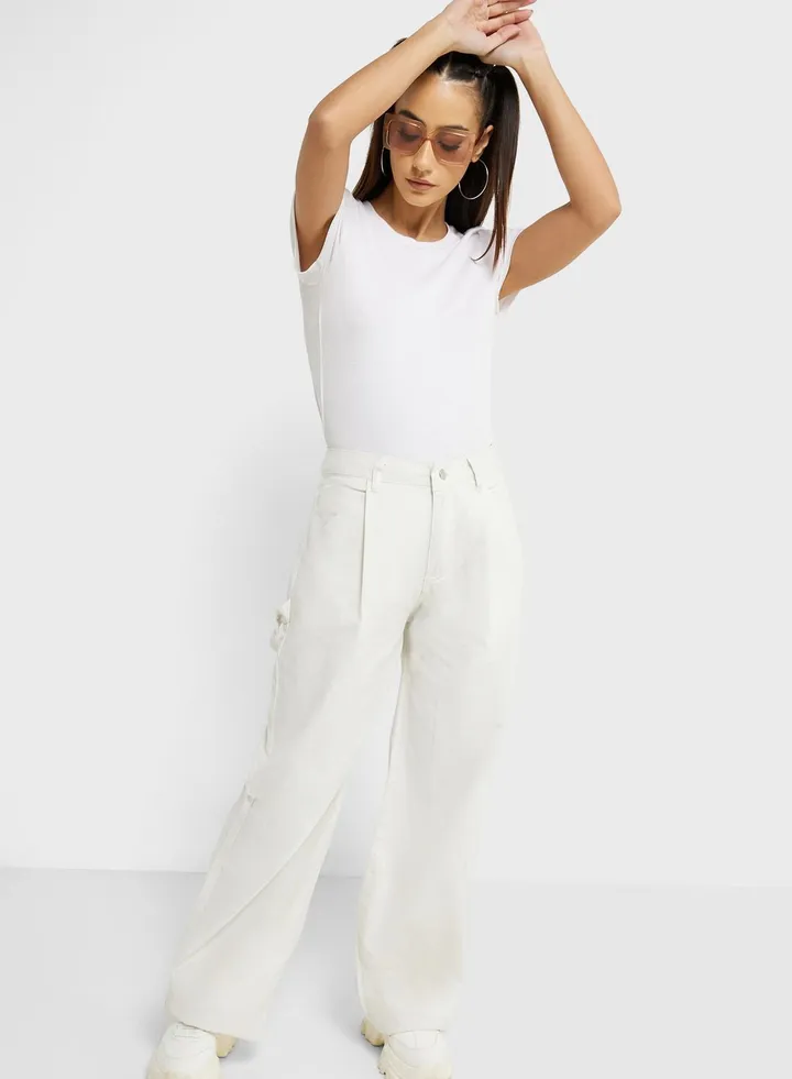 Strap Pocket Detail Mom Jeans