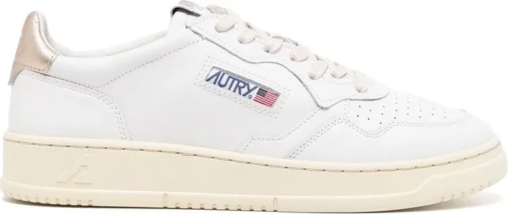 Medalist low-top sneakers