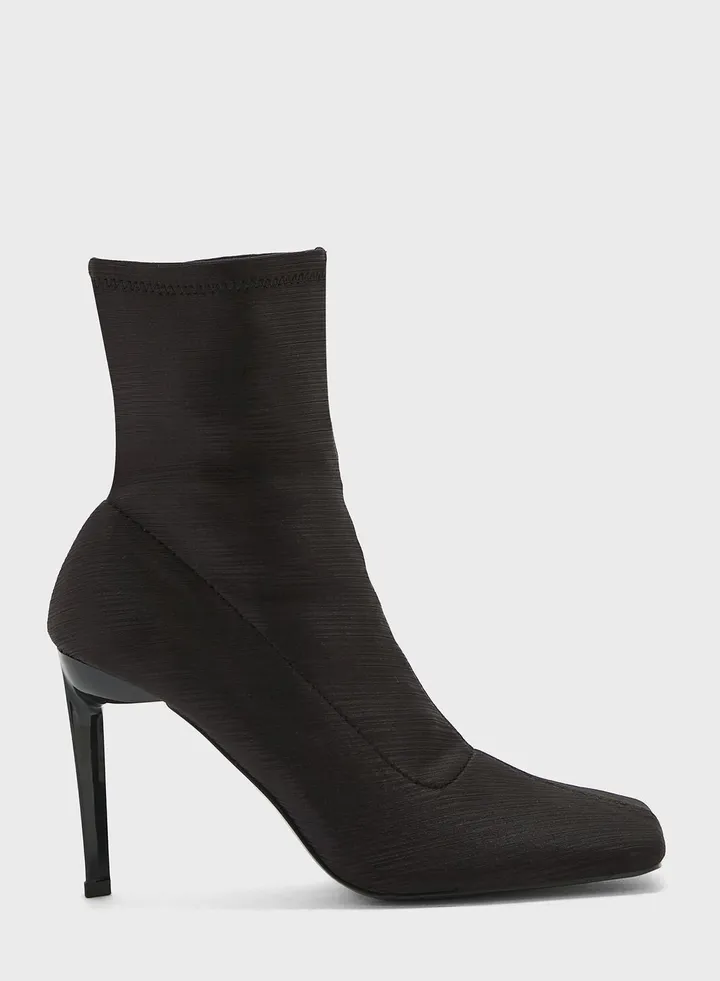 Tia High Heel Pumps