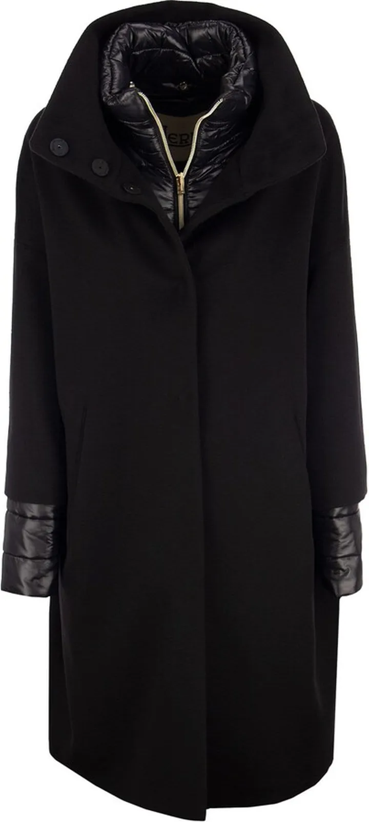 Iconic coat created in Herno's unique and unmistakable style with the combination of two fabrics: a two-tone wool twill and Ultralight Nylon. Its refined silhouette is enhanced by the sheen of the nylon and the warm texture of the virgin wool.