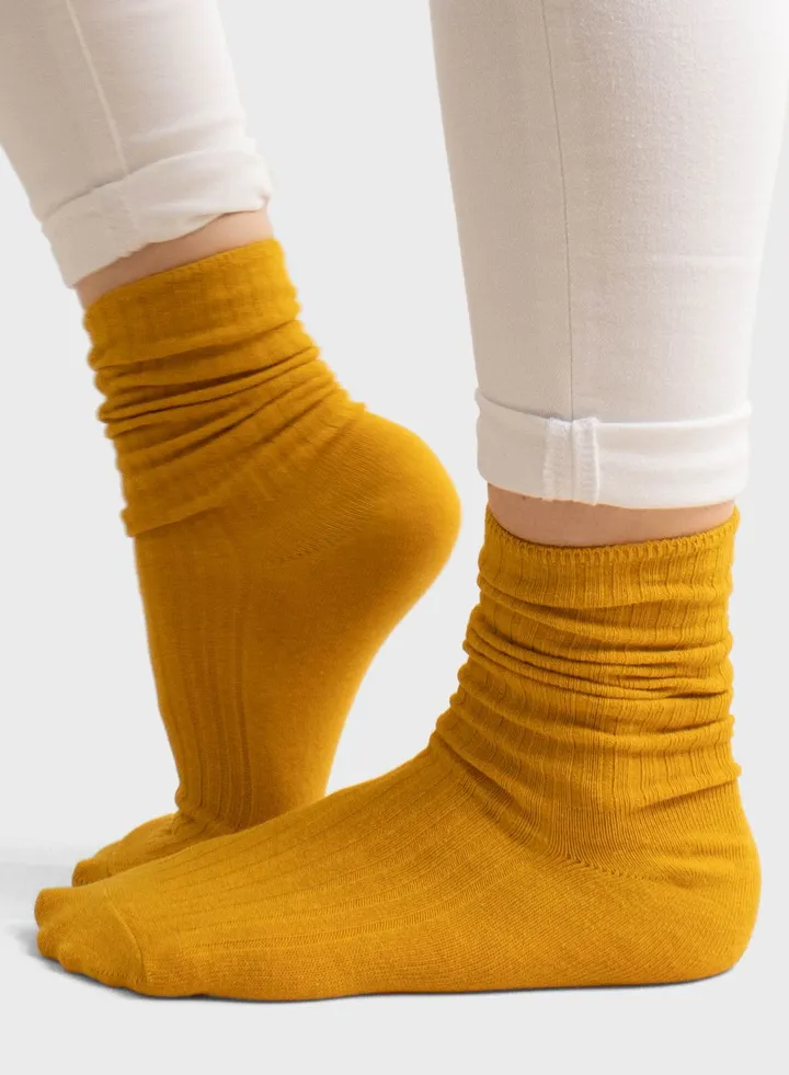 Ribbed Crew Socks