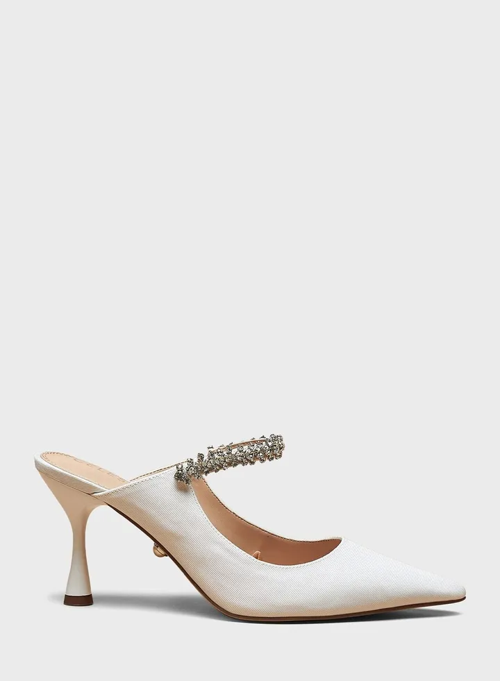 Low Heel Pump