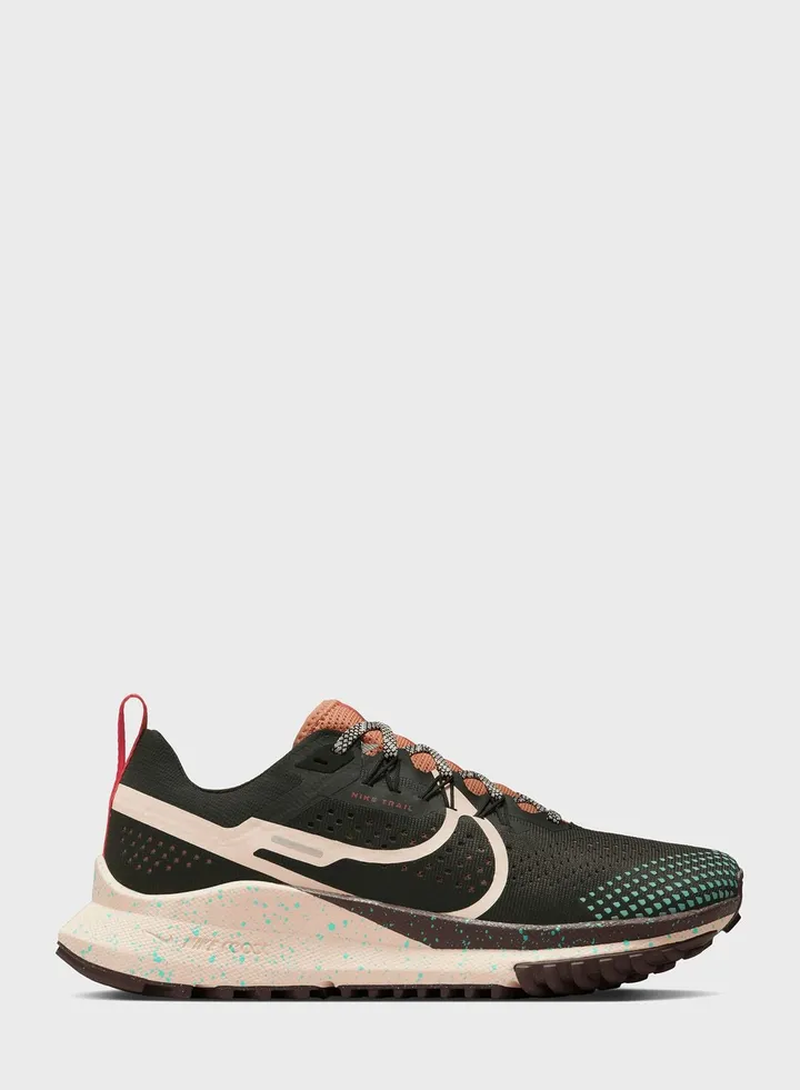 React Pegasus Trail 4