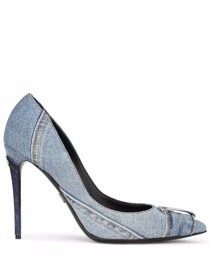 Logo-Plaque Pointed-Toe Pumps