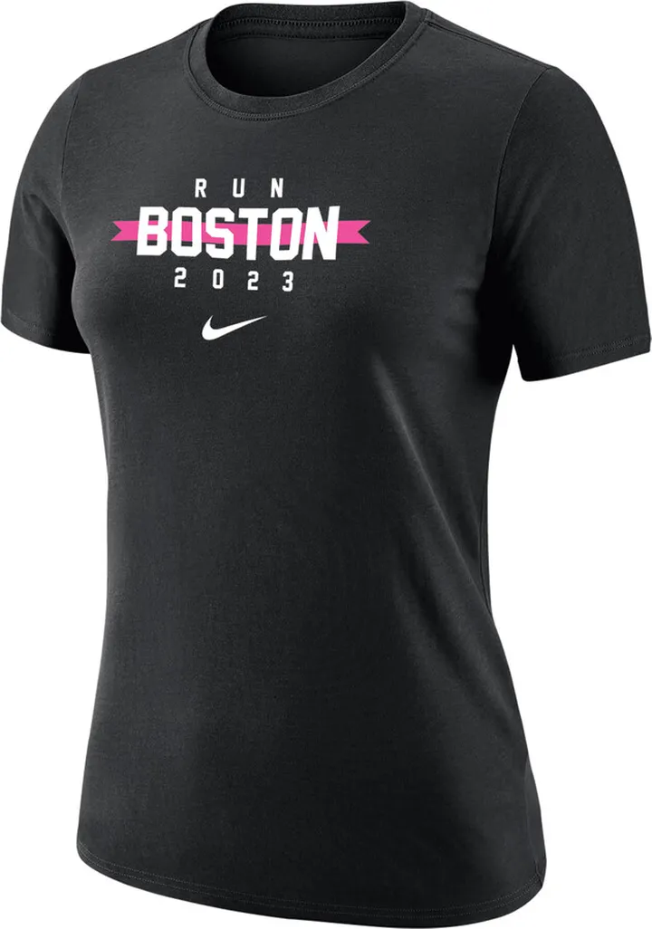 Nike Women's T-Shirt in Black