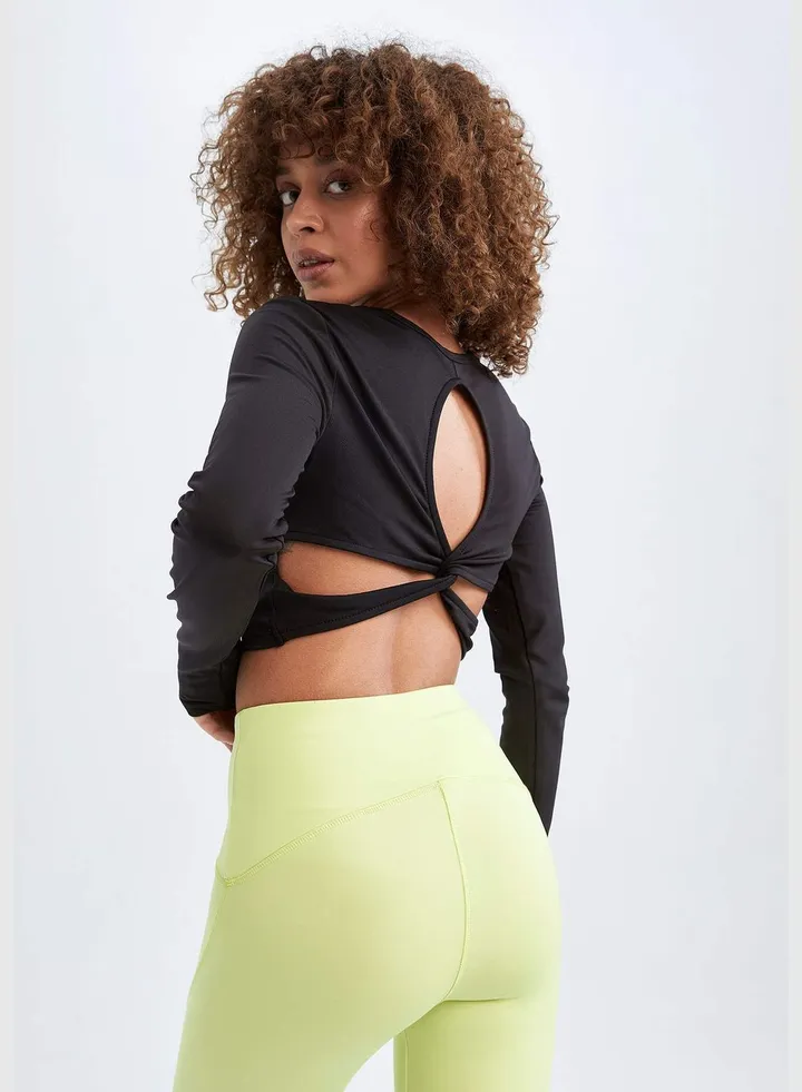 Woman Slim Fit Long Sleeve T-Shirt