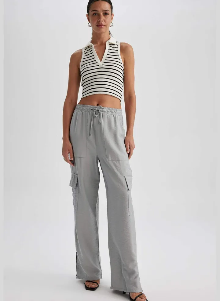 Woman Wide Leg Woven Trousers