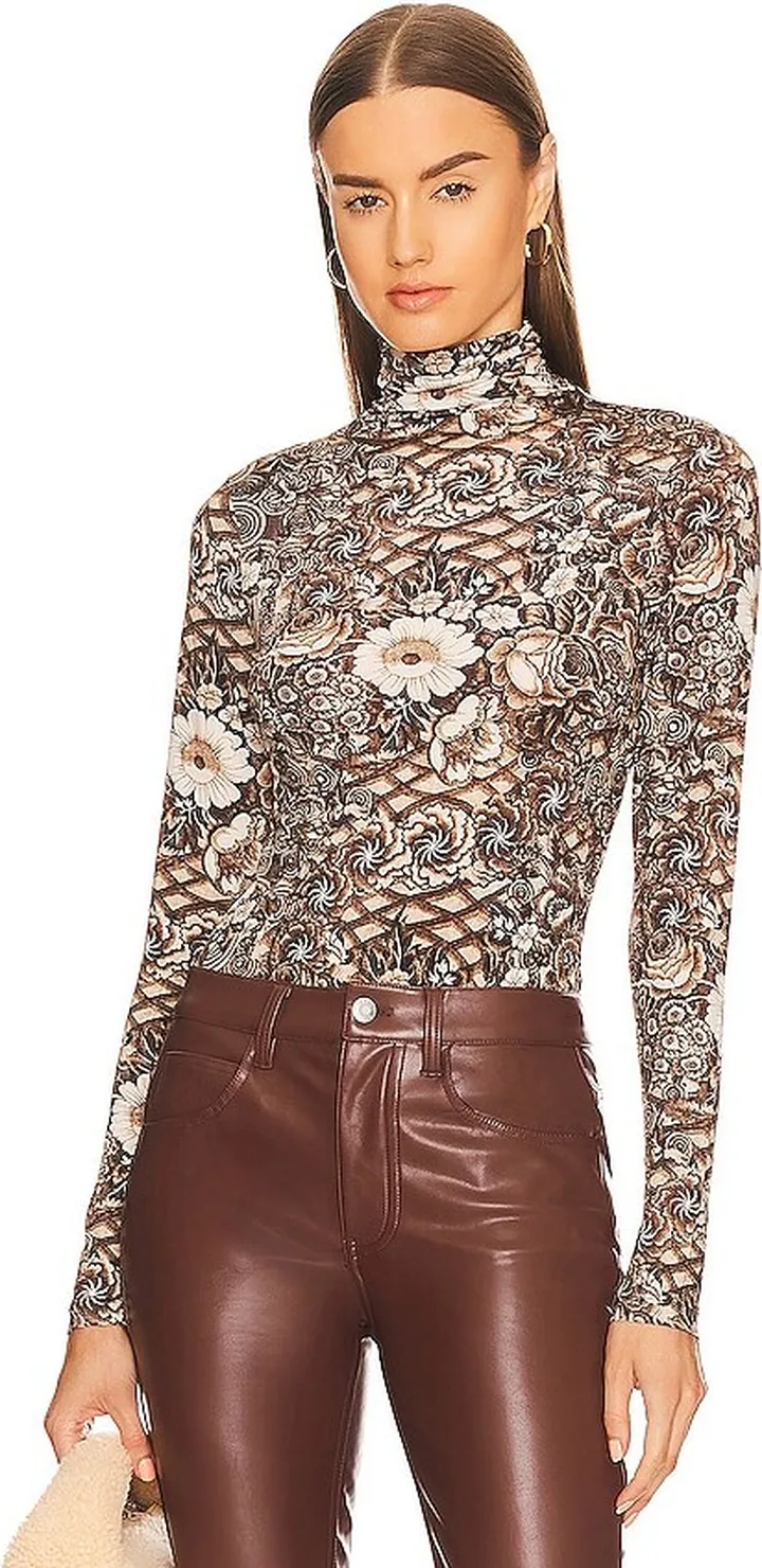 Aurelia Turtleneck