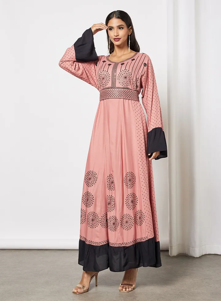 Embroidered Jalabiya Dress With Sheila