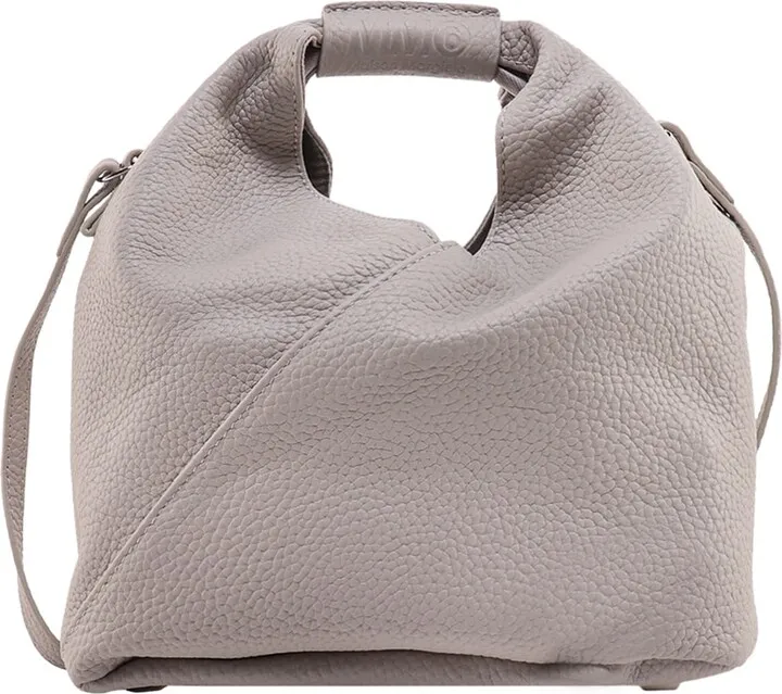 Leather shoulder bag with iconic stitching
