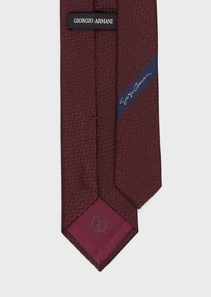 Silk jacquard tie