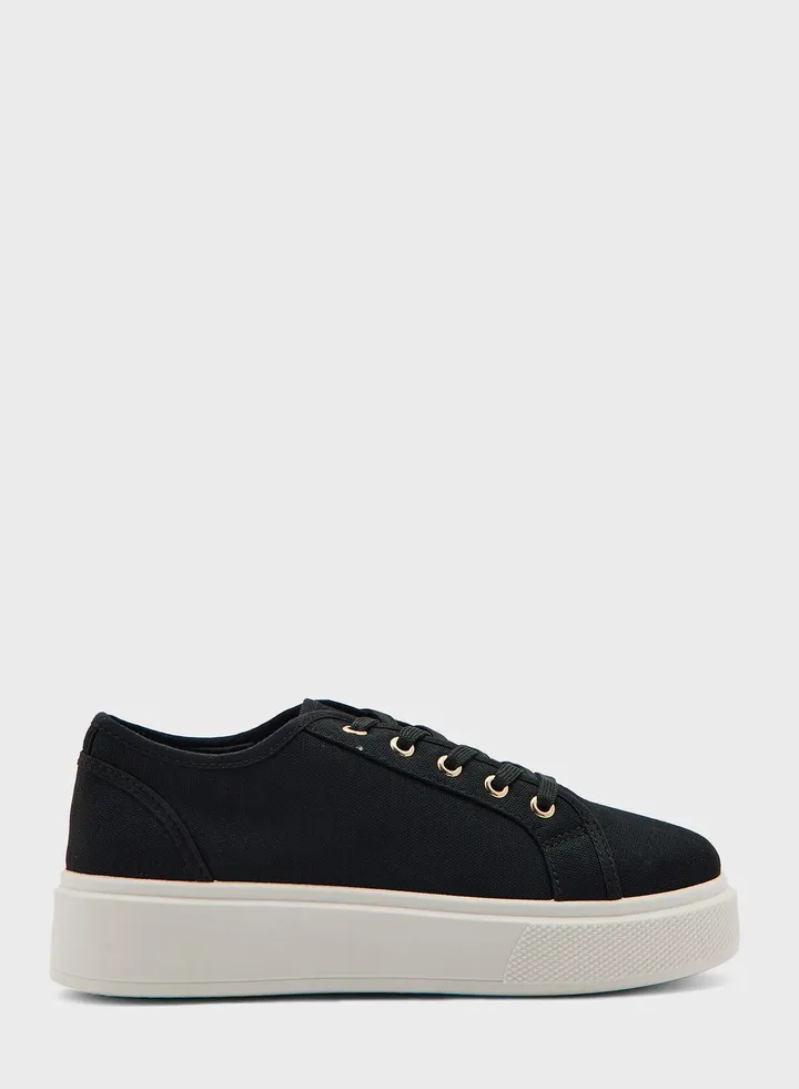 S Marcy Low Top Sneakers