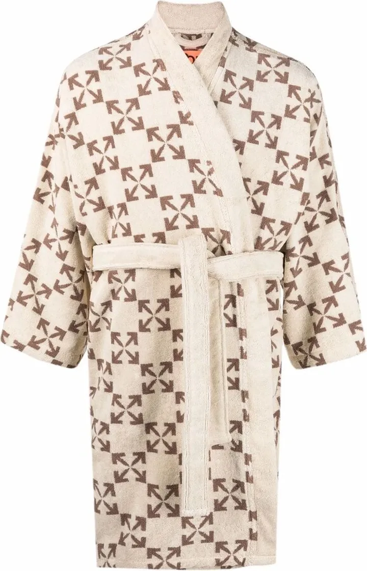 Arrows pattern robe