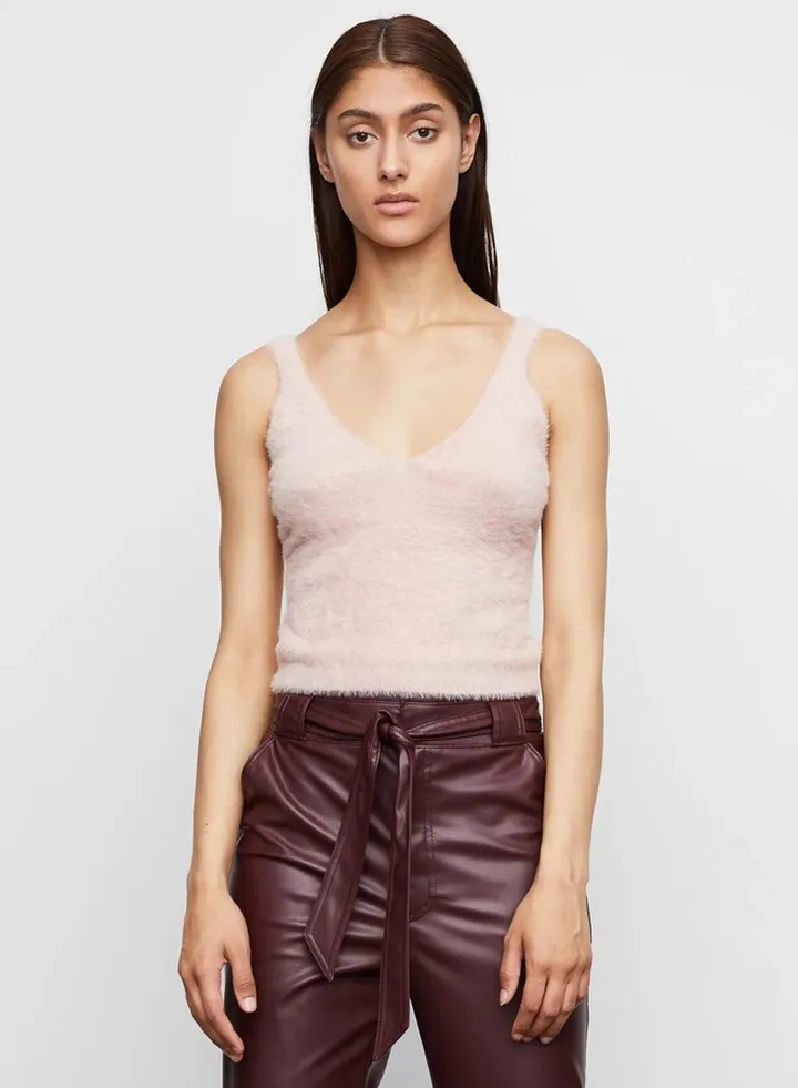 Nelly Cropped V Neck Sweater Tank in Blush