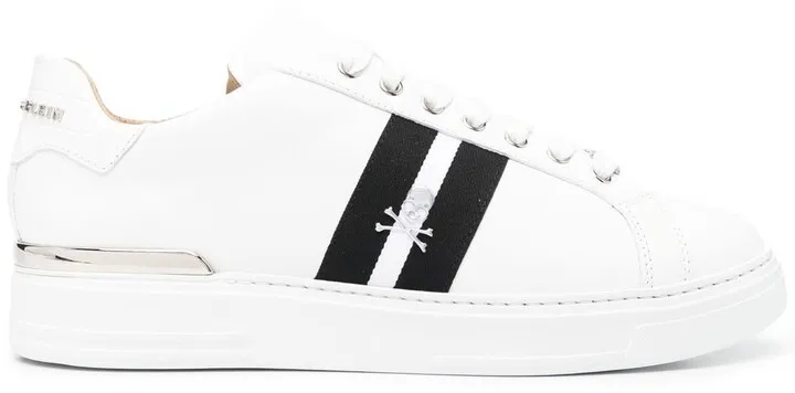 Logo-Plaque Low-Top Sneakers