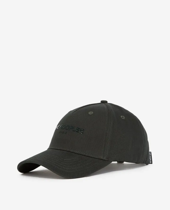 Green cap in cotton with vinyl logo