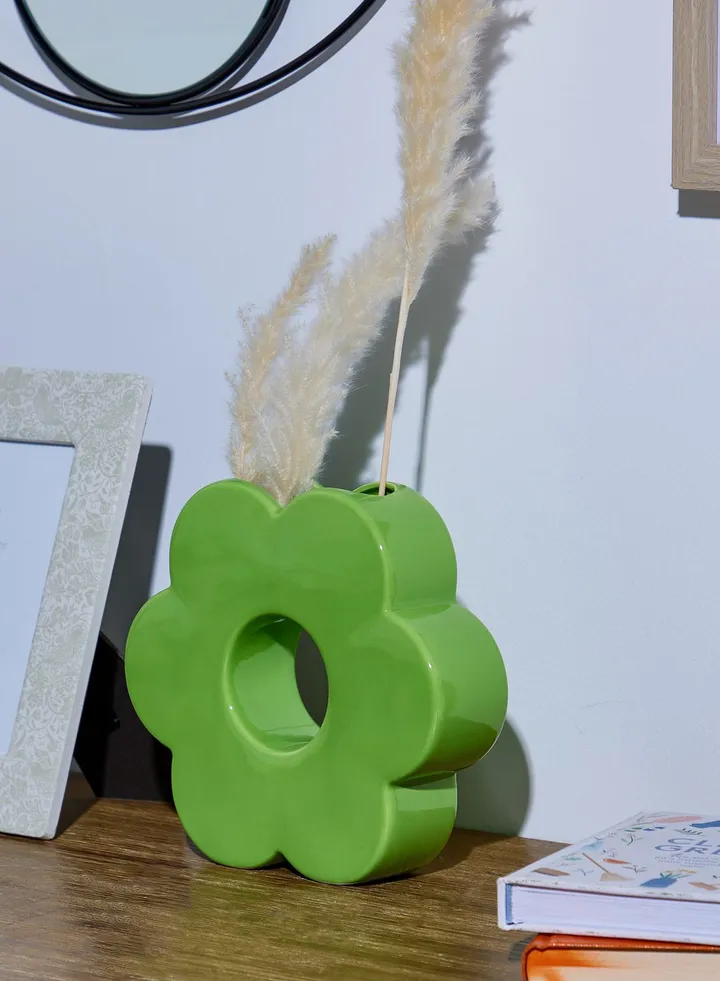 Daisy Green Vase
