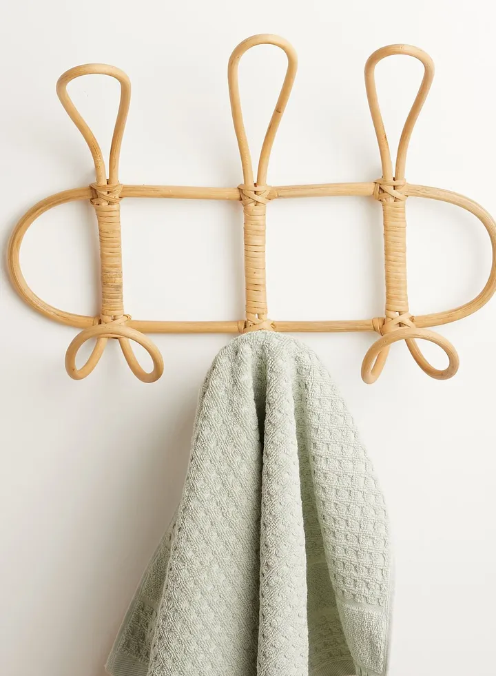 Rattan Cloth Hanger
