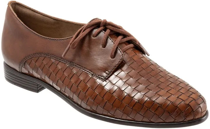 Lizzie Derby Flat