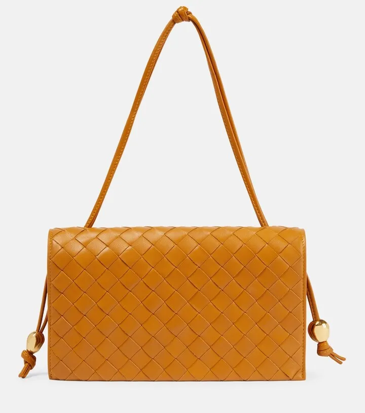 Trio Pouch Small leather shoulder bag