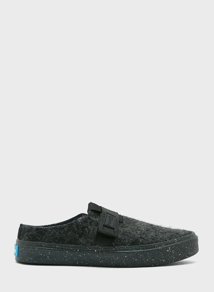 Yeti Low Top Sneakers
