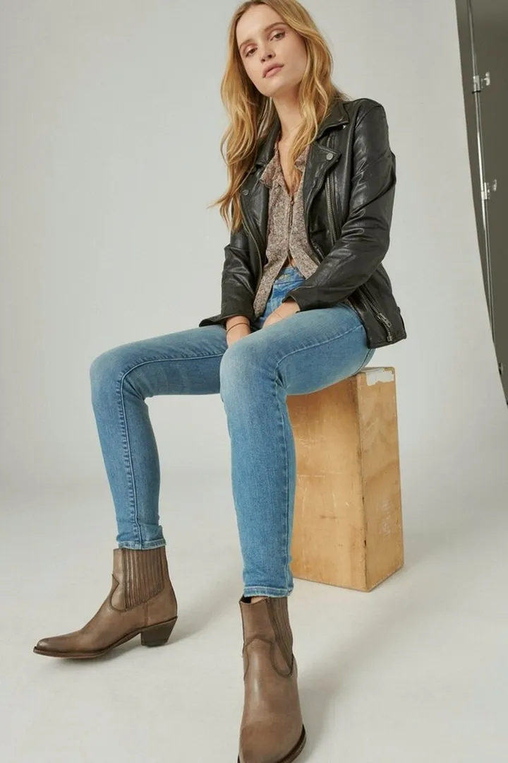 Low Rise Lizzie Skinny