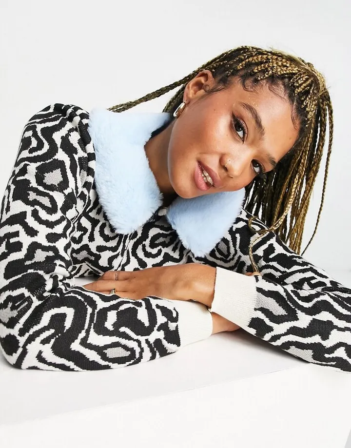 Daisy Street cropped zip front knitted cardigan in swirl with contrast blue fluffy collar