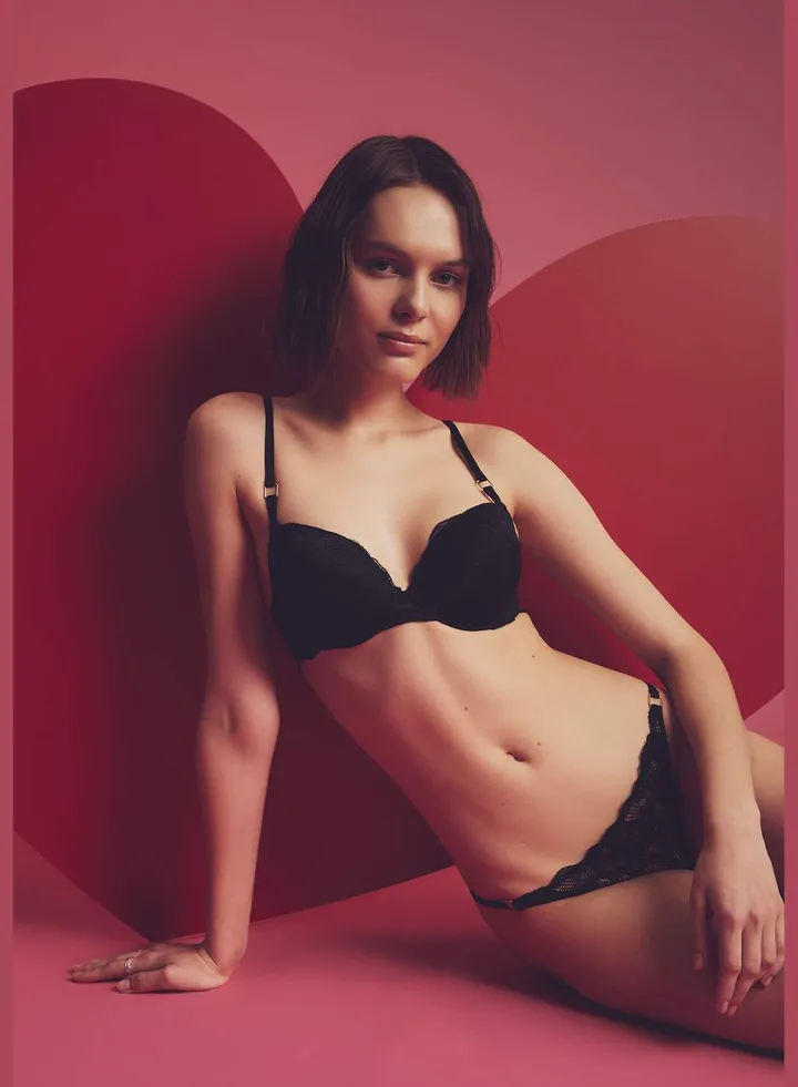 Woman Push-Up Bra