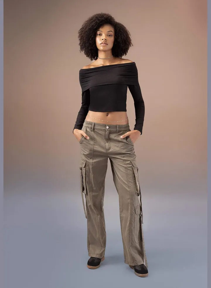 Woman Straight Fit Cargo Woven Trousers