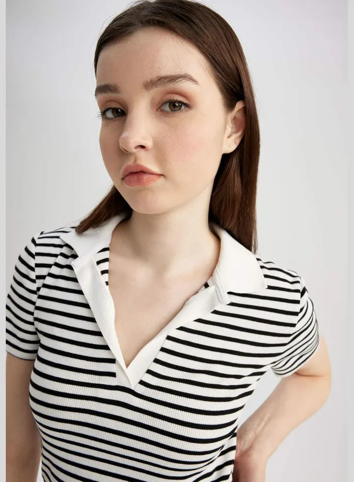 Woman Polo Neck Knitted Short Sleeve T-Shirt