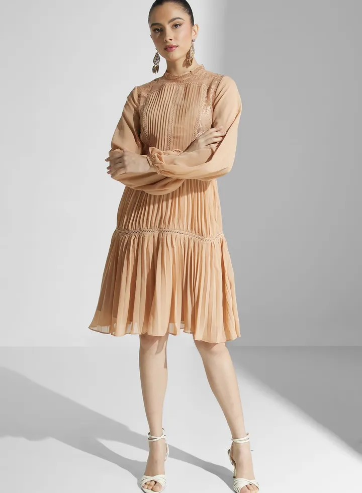 Balloon Sleeves Pleated Dress