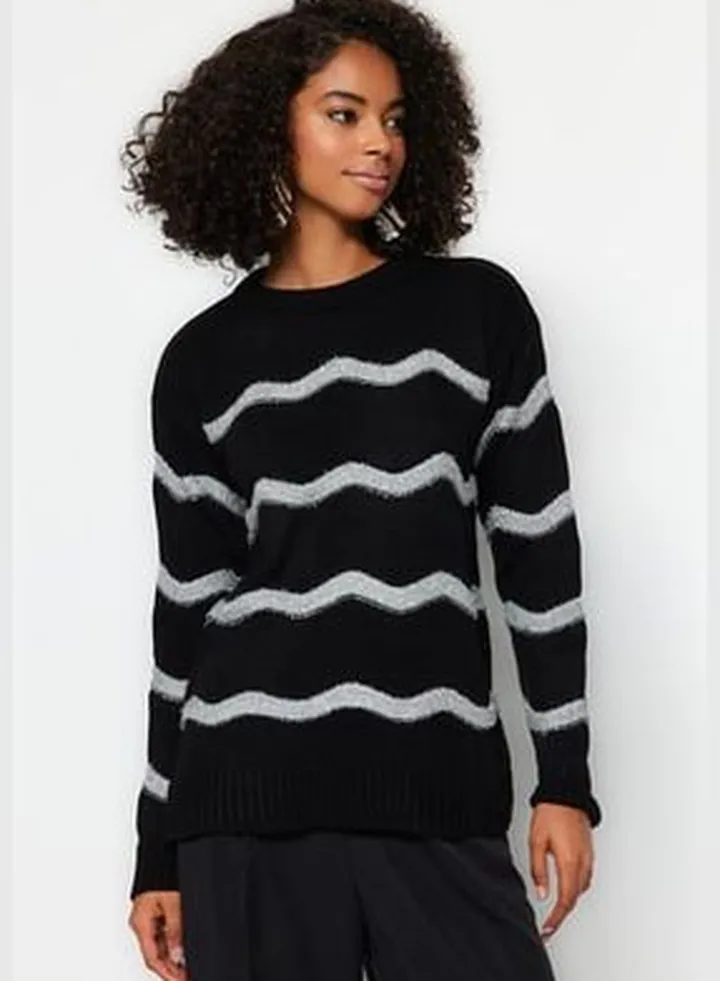 Black Wide Fit Silvery Line Detailed Knitwear Sweater TWOAW24KZ00602.