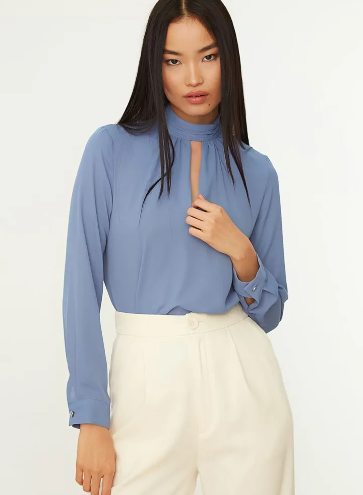 Front Keyhole Top