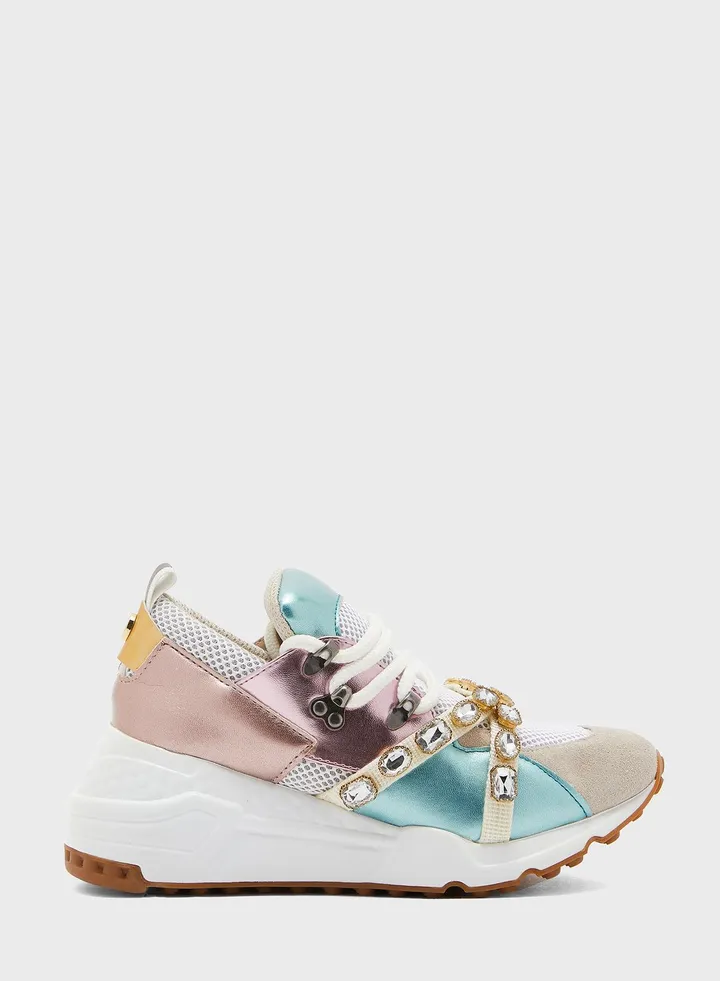 Credit Low Top Sneaker