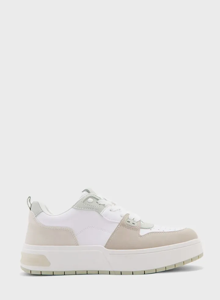 Olli Low-Top Sneakers